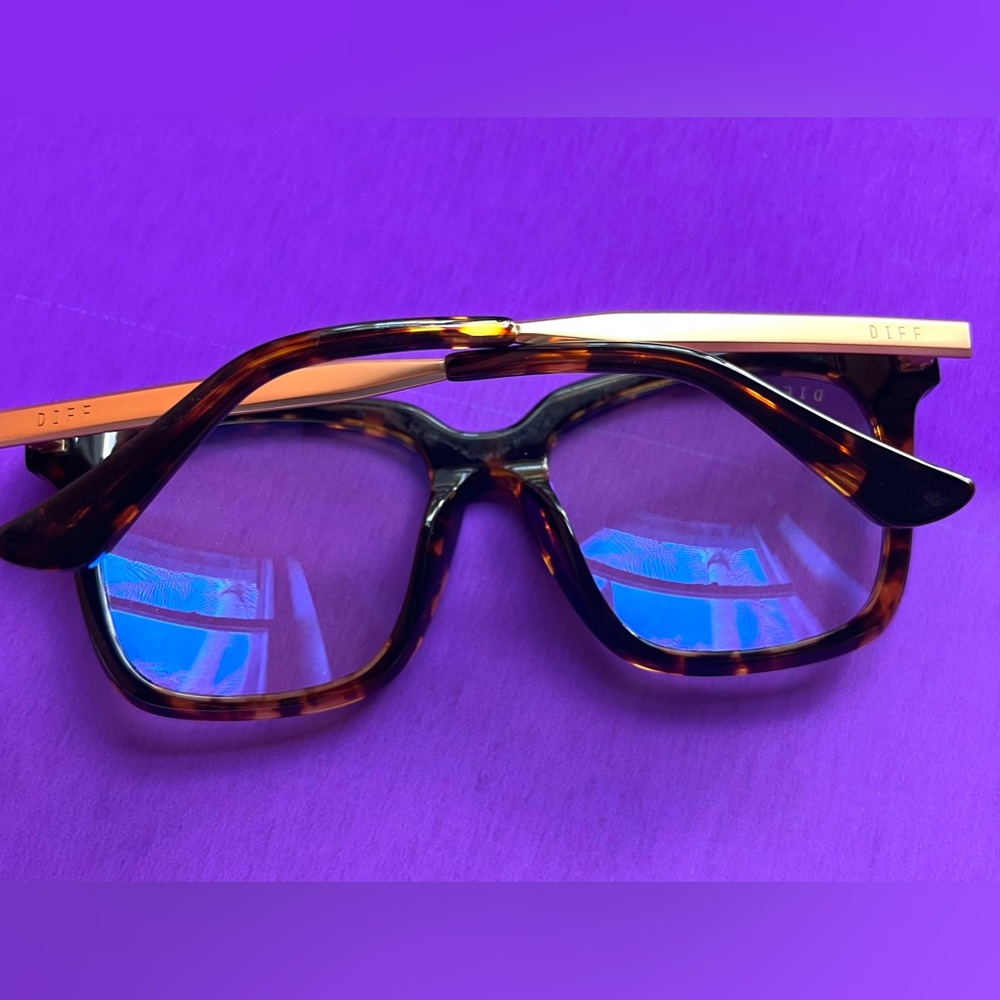Diff Bella Polarized Oversized Tortoise Glasses - image 4